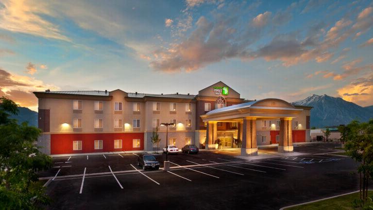 Holiday Inn Express Hotel & Suites – Minden